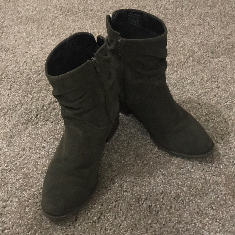 Aldo green suede booties with side zipper